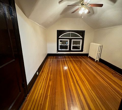 4th image of 155 Heberton Ave #1L