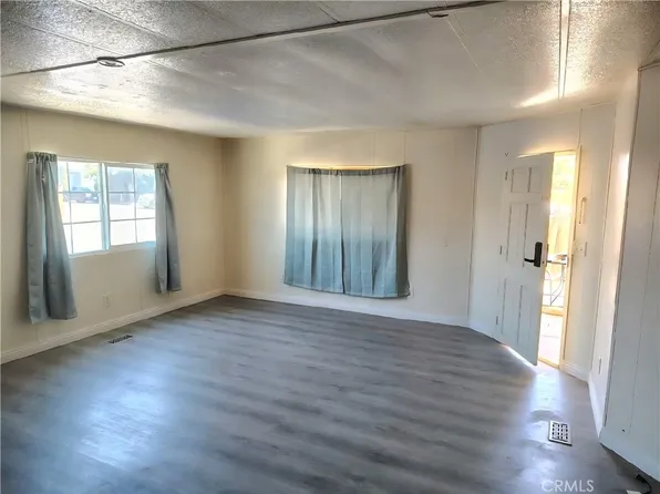 3300 15th St W Spc 39, Rosamond, CA 93560