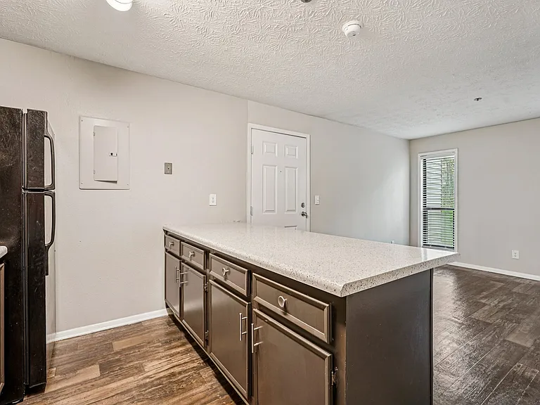 Birch Landing Apartments — Photo 6