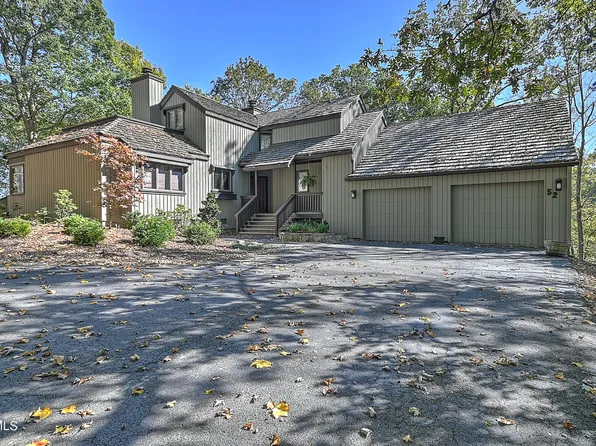 52 Grove Hill Rd, Kingsport, TN 37660
