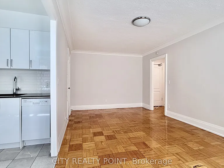 398 Avenue Rd #423 — Photo 6