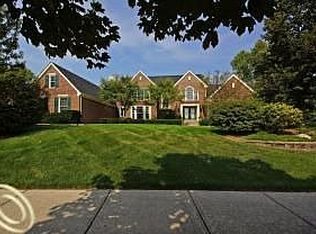 49402 Pine Ridge Dr, Plymouth, MI 48170