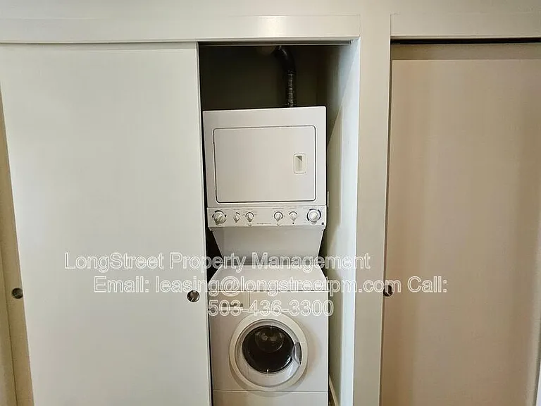 1926 W Burnside St #1217 — Photo 16