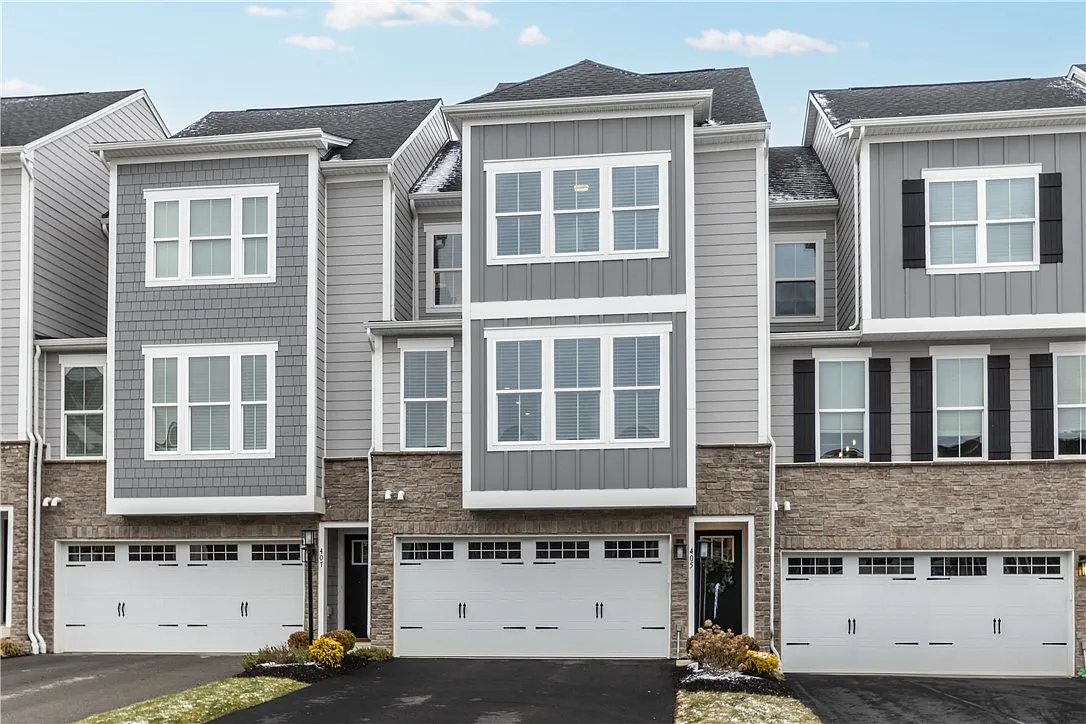 405 Spruce Ln photo 1