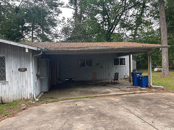 3rd image of 221 Governor Wood Dr
