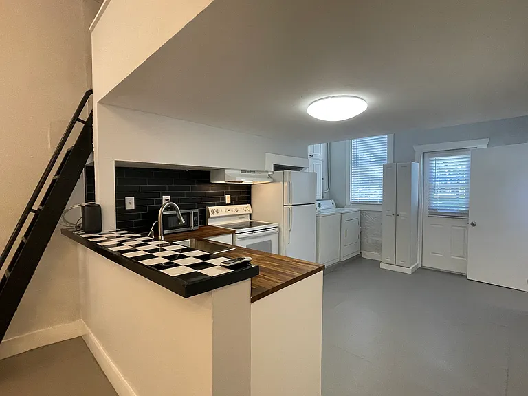 2305 W Texas Ave #5 — Photo 9