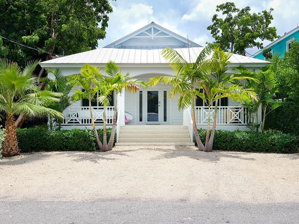 1st image of 264 Bougainvillea St