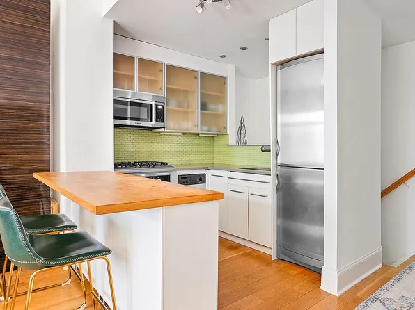326 Melrose St APT 1A, Brooklyn, NY 11237