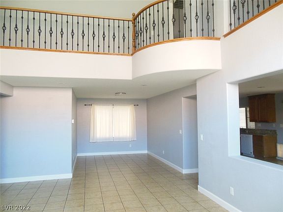 3rd image of 5546 Spruce Hill Ct