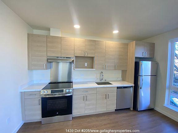 3rd image of 1439 NW 60th St #208BALLARD