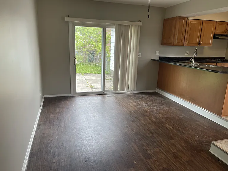 3318 W Jolly Rd — Photo 5