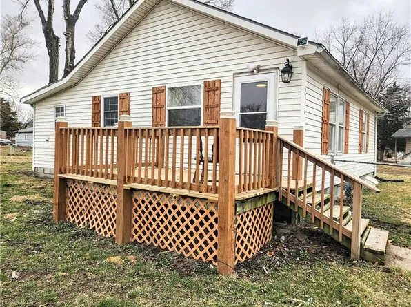 1712 Martha St, Saint Joseph, MO 64504