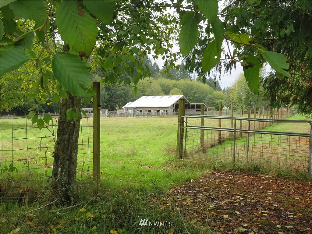 5821 Key Peninsula Highway N photo 1