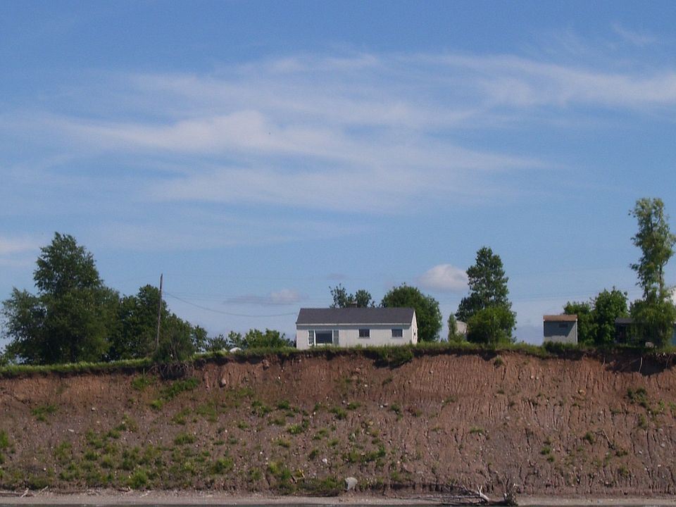 2nd image of 9471 Blind Sodus Bay Rd
