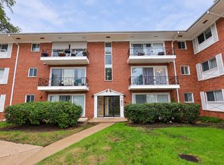 10113 Old Orchard Ct Unit 103, Skokie, IL 60076