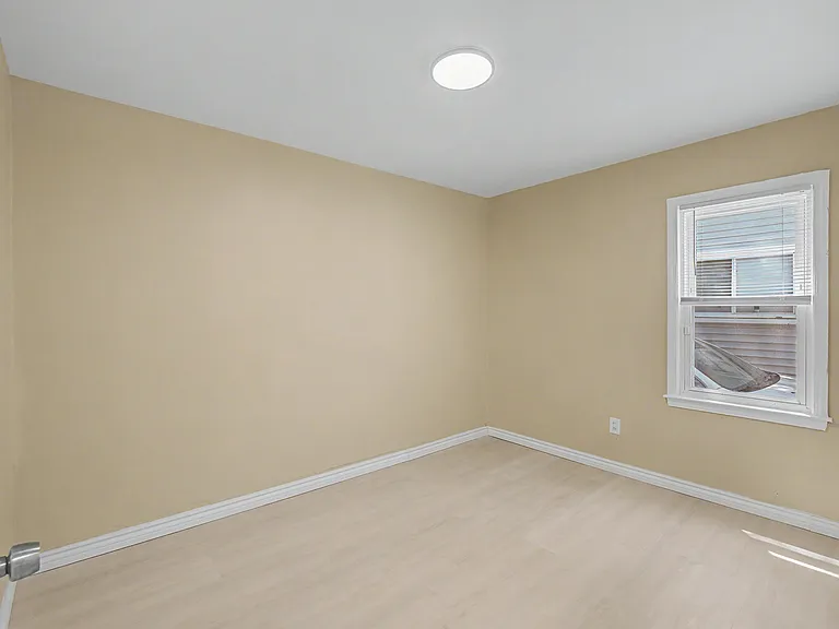 21106 Atlantic Ave — Photo 20