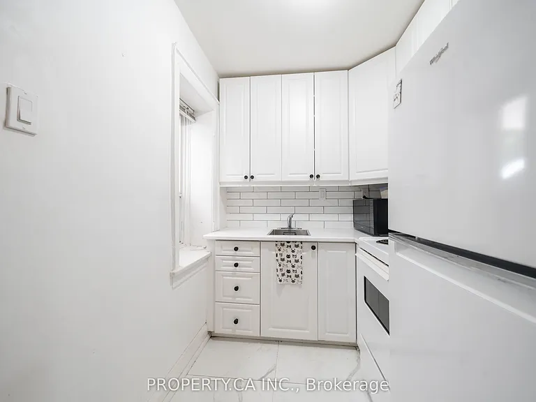 781 Saint Clair Ave W #17 — Photo 1