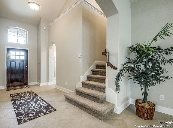 3rd image of 2925 Sunridge Dr