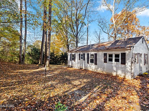 3rd image of 3701 Green Ln