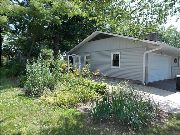 3rd image of 8209 Troup Ave