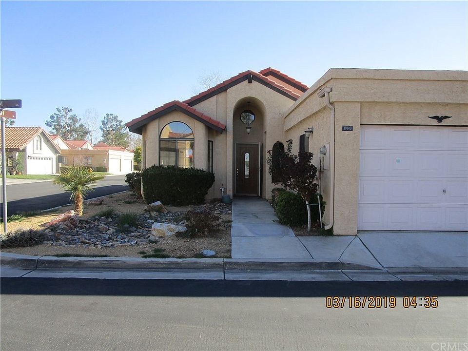 1st image of 19143 Elm Dr