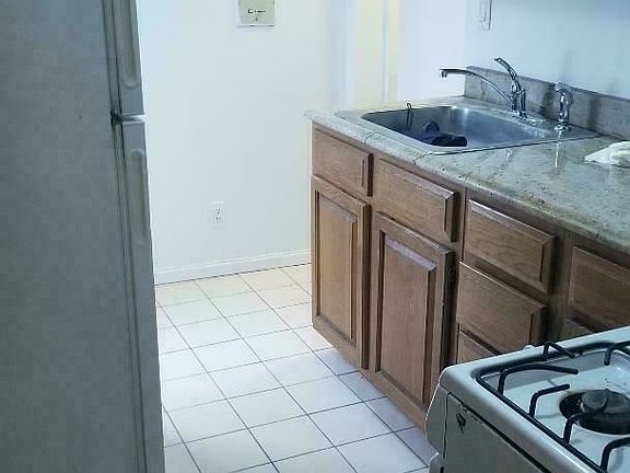 2nd image of 425 E 81st St #3REAR