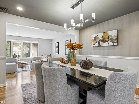 5th image of 65 Springbrook Rd
