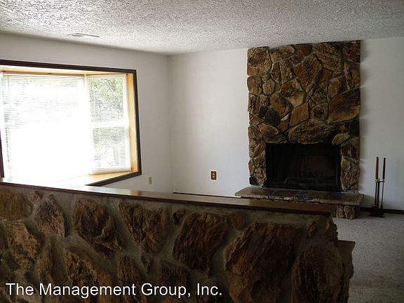 4th image of 1606 SE 140th Ct
