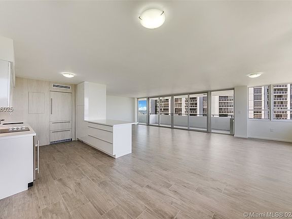 4th image of 11 Island Ave Ph 10