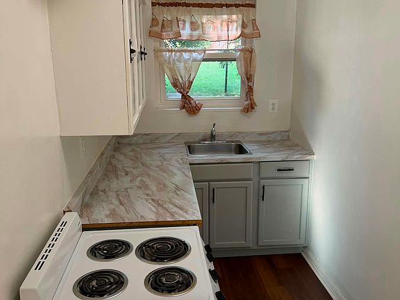 4th image of 3051 Patrick Henry Dr APT 201