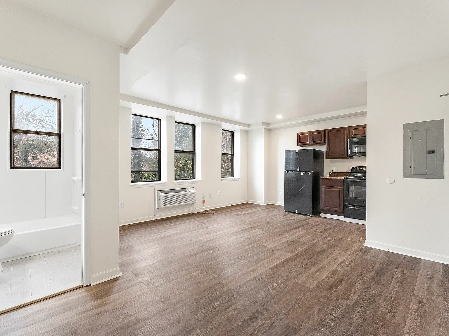 Haverford Apartments — Photo 1