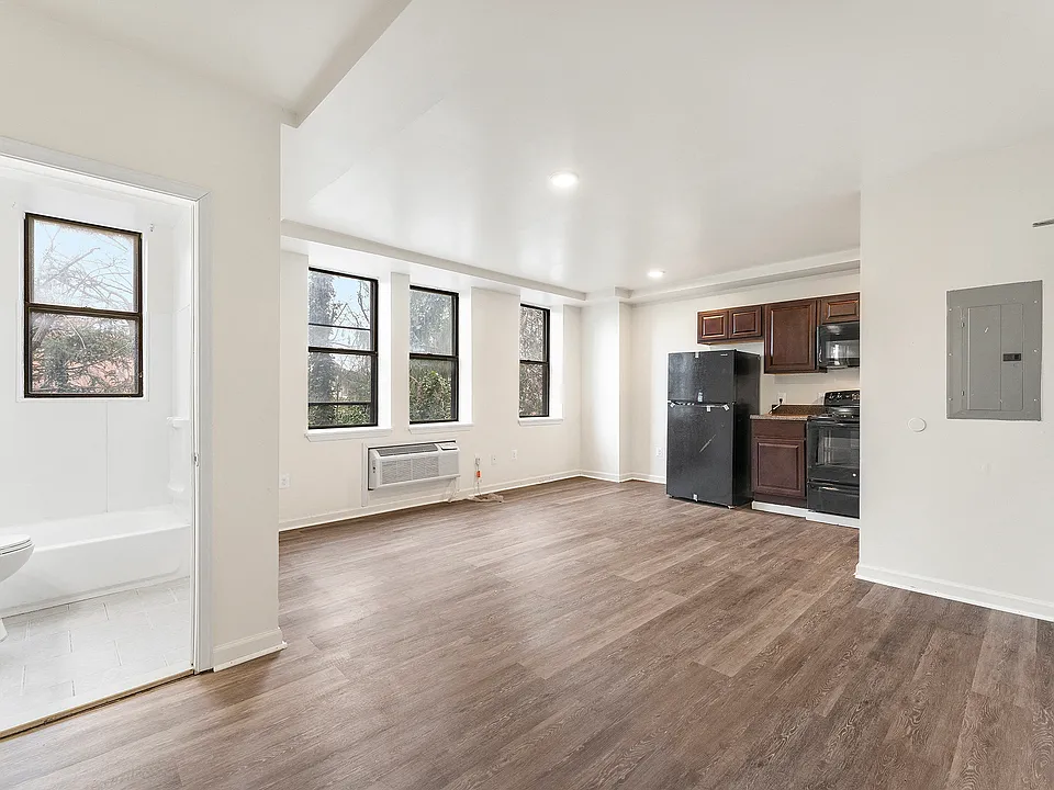 Haverford Apartments
