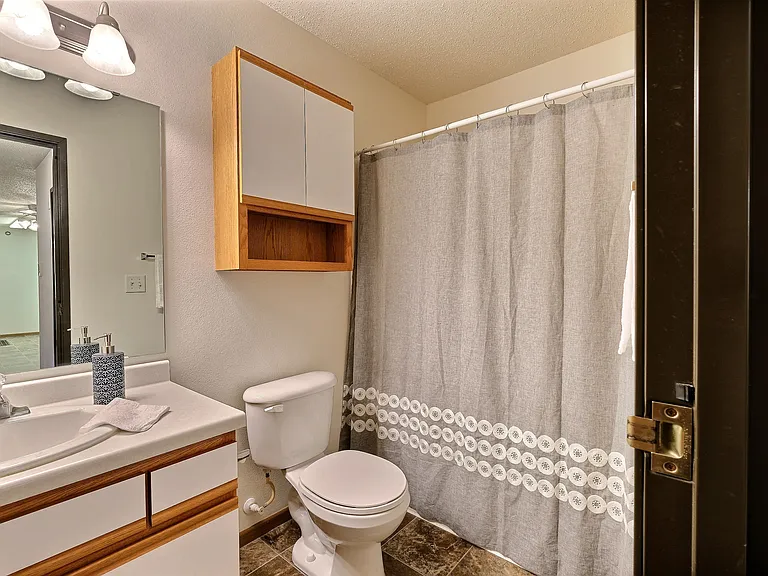 Fargo, ND Eagle Run Apartments | Bathroom