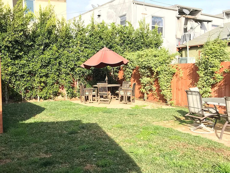 441 Olive Ave #B — Photo 9