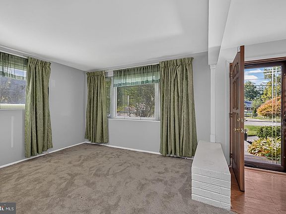 5th image of 4107 Tulare Dr