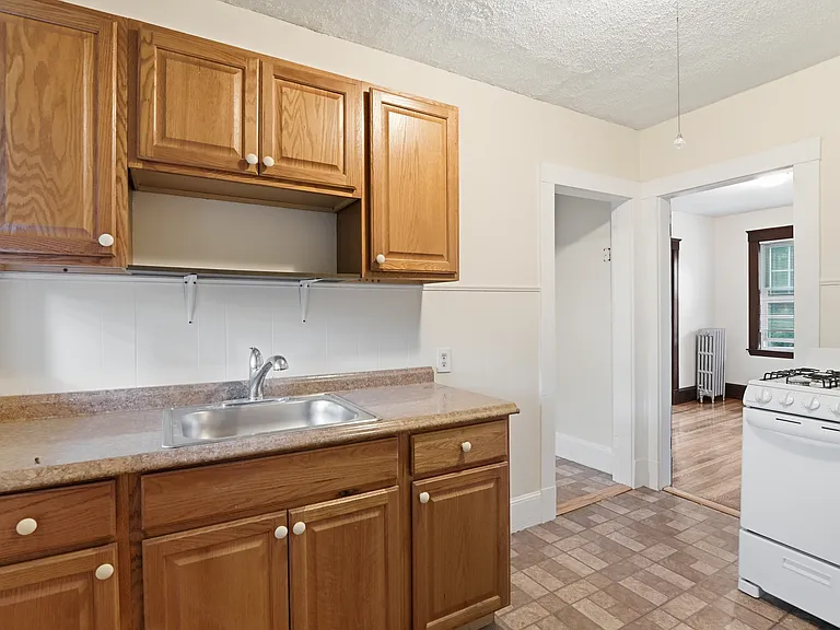 60 Raycroft St #R-1 — Photo 4
