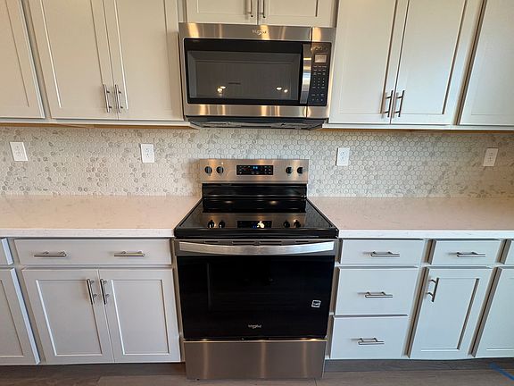 5th image of 1729 Eagle River Ave