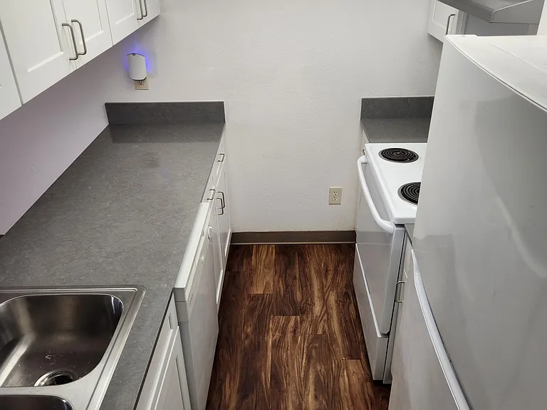 214 Mashell Ave S #3 — Photo 2