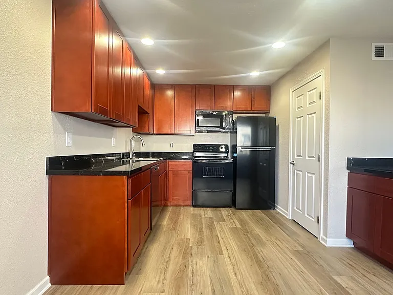 CityPlace Apartments — Photo 13