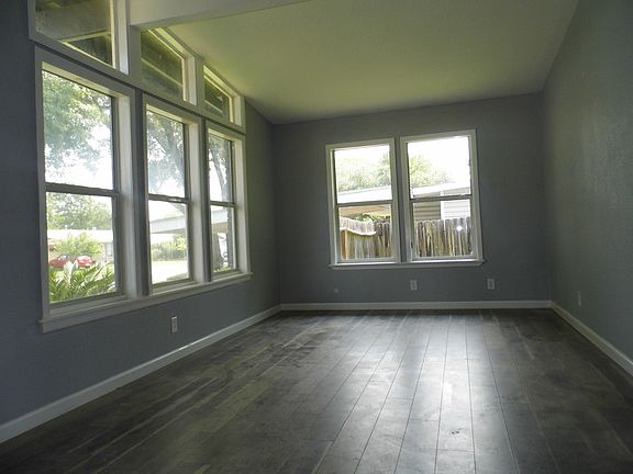2nd image of 402 Sprucewood Ln