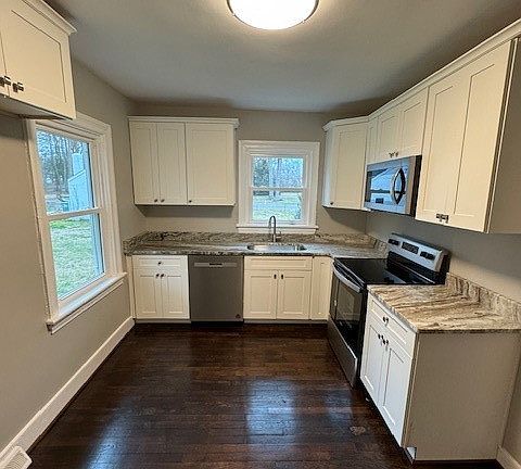 5th image of 4911 Leonard Ave