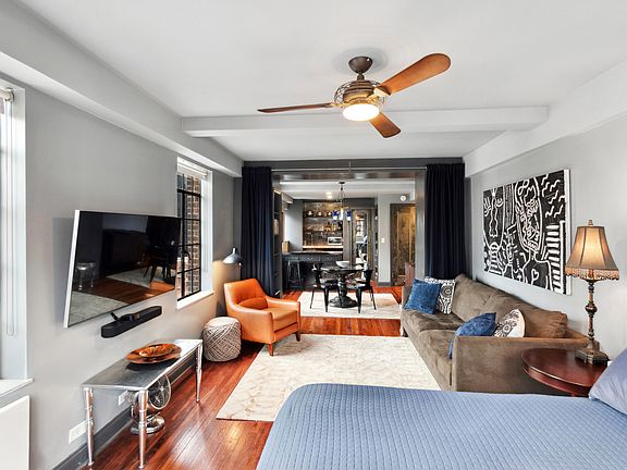 3rd image of 320 E 42nd St APT 1901
