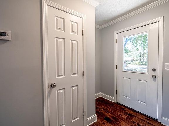 4th image of 486 Birch Ln