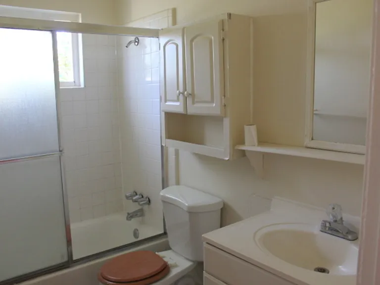 320 W 20th St #10 — Photo 6