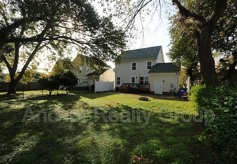 1618 Kingston Ave — Photo 7