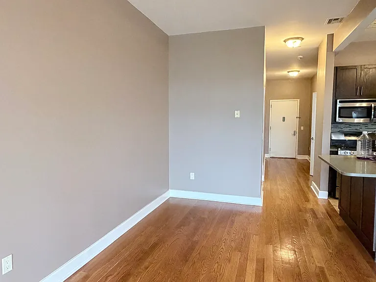 90 Bay Street Lndg #7H — Photo 15