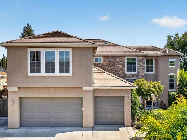 3084 Rall Ave, Clovis, CA 93619