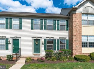 1040 Cobblestone Ln, Lancaster, PA 17601