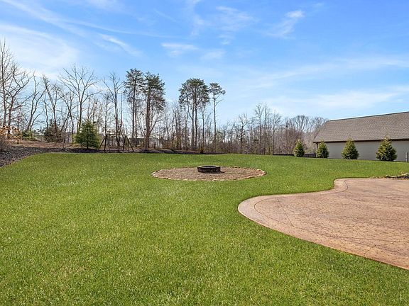 2nd image of 79 Rising Meadow Ln