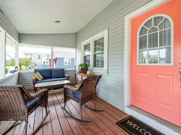 689 Nantasket Ave, Hull, MA 02045